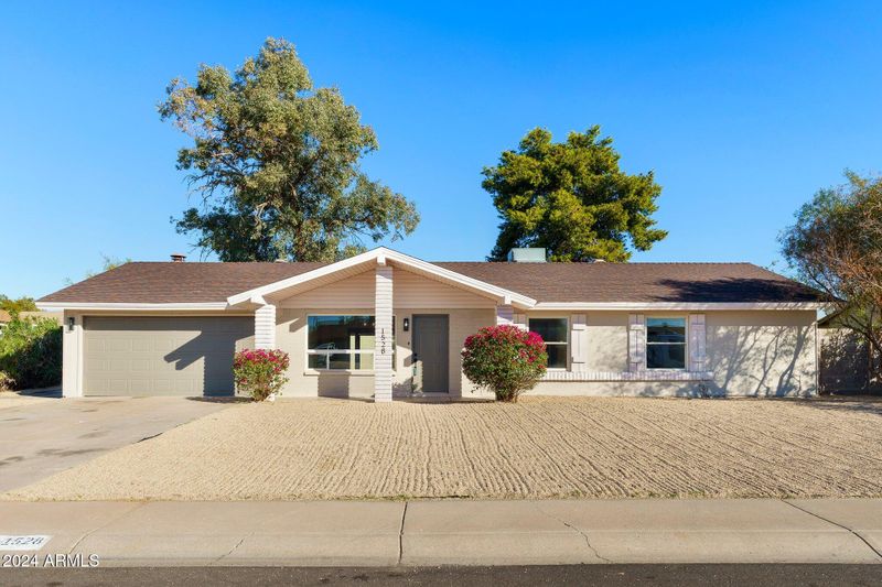 1528 W Morrow Dr, Phoenix, AZ 85027