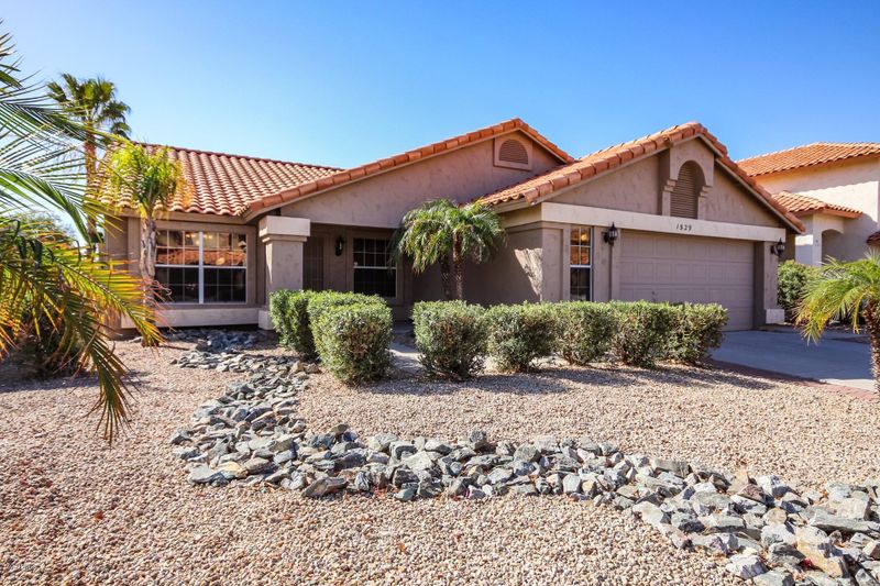 1529 E Windsong Dr, Phoenix, AZ 85048
