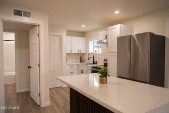 1529 Monroe St, Phoenix, AZ 85034