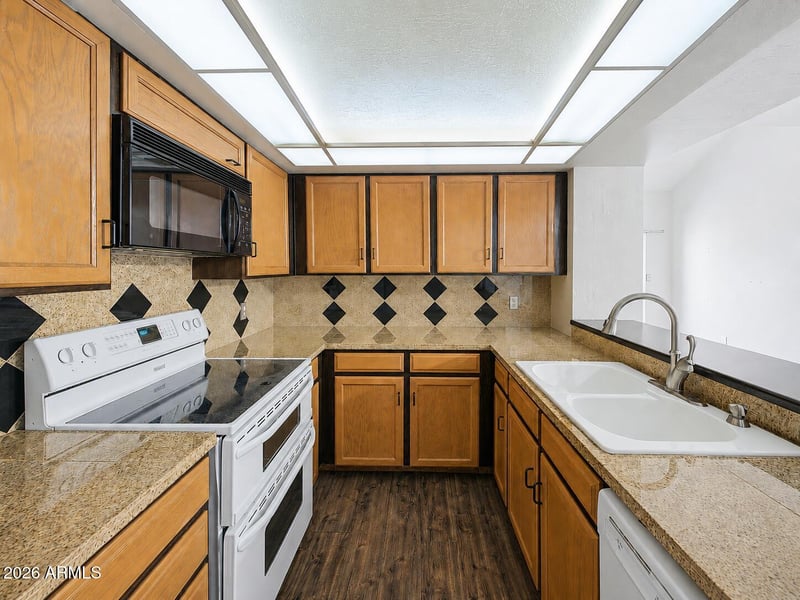 1529 S River Dr, Tempe, AZ 85281