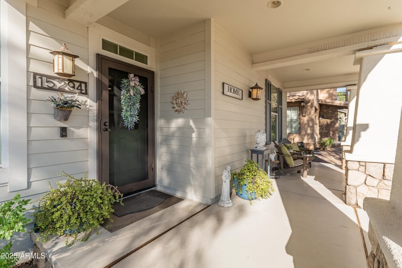 15294 Old Oak Ln, Surprise, AZ 85379