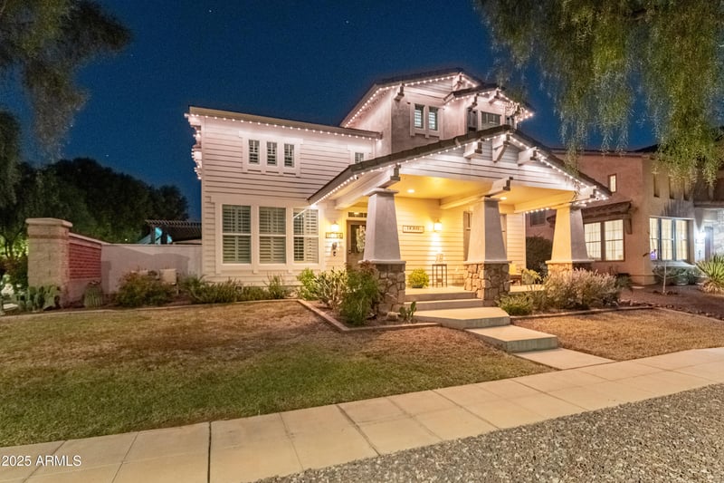 15294 Old Oak Ln, Surprise, AZ 85379