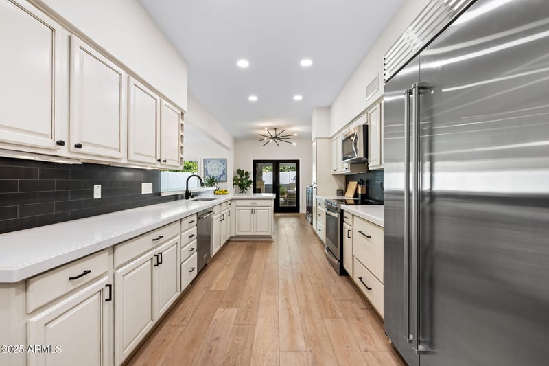 153 Country Club Dr, Phoenix, AZ 85014