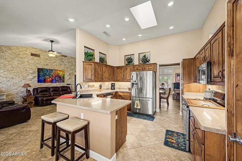 15315 Gunsight Dr, Sun City West, AZ 85375