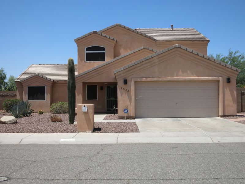 1532 E Desert Ln, Phoenix, AZ 85042