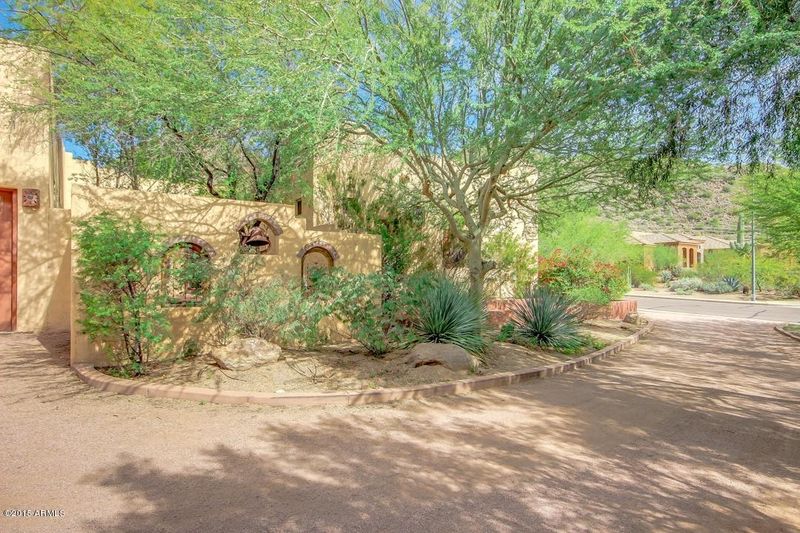 1532 N Aaron Cir, Mesa, AZ 85207