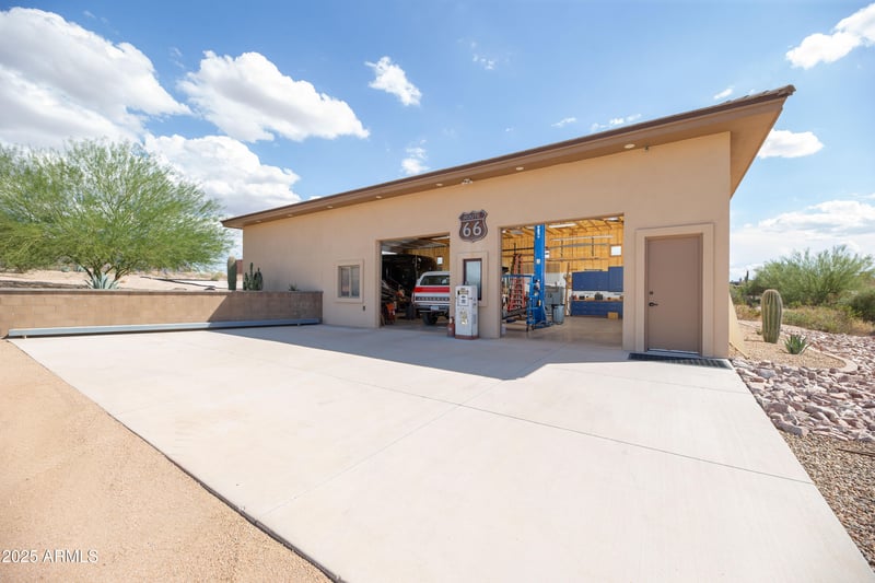 1532 Roadrunner Rd, Apache Junction, AZ 85119