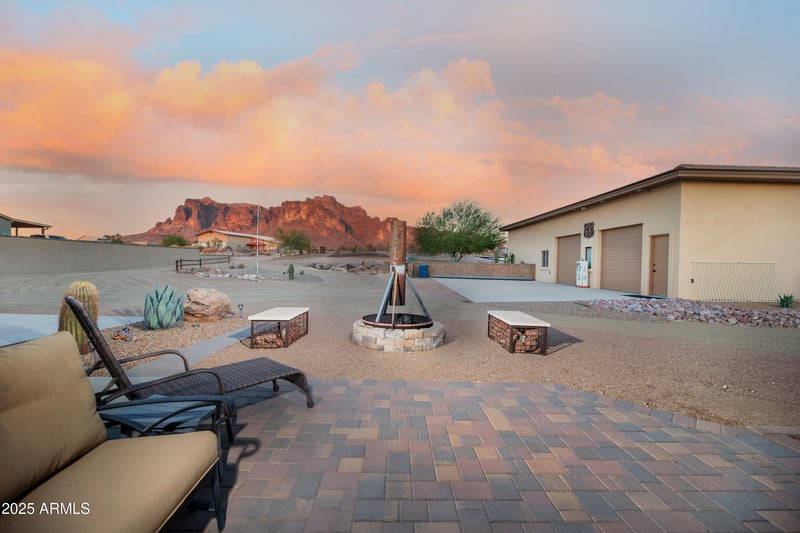 1532 Roadrunner Rd, Apache Junction, AZ 85119