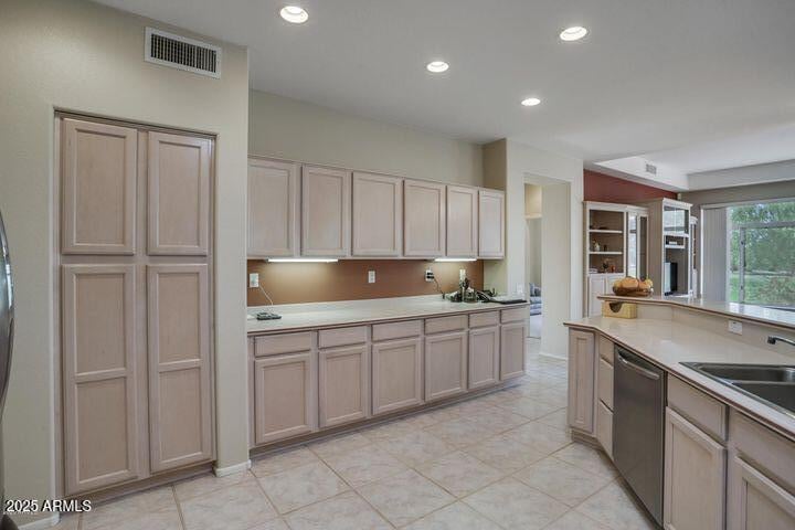 15323 Robertson Dr, Sun City West, AZ 85375