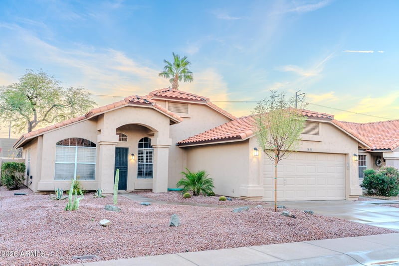 1533 Windsong Dr, Phoenix, AZ 85048