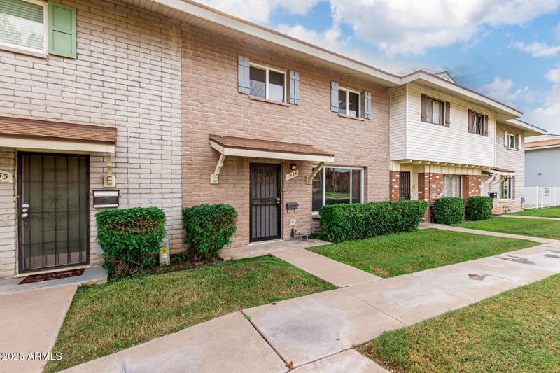 1535 Hazelwood St, Phoenix, AZ 85015