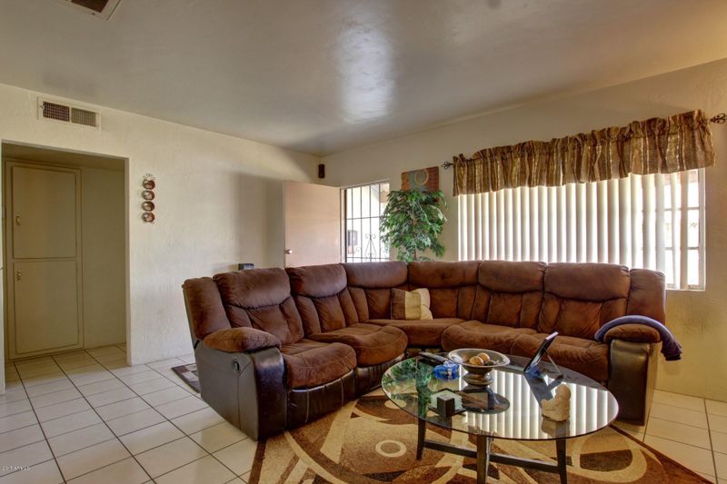 1535 W Indian School Rd, Phoenix, AZ 85015