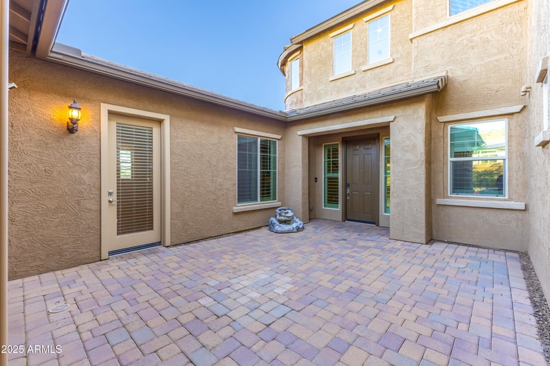 1535 W Quail Track Dr, Phoenix, AZ 85085