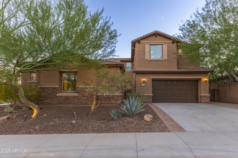 1535 W Quail Track Dr, Phoenix, AZ 85085