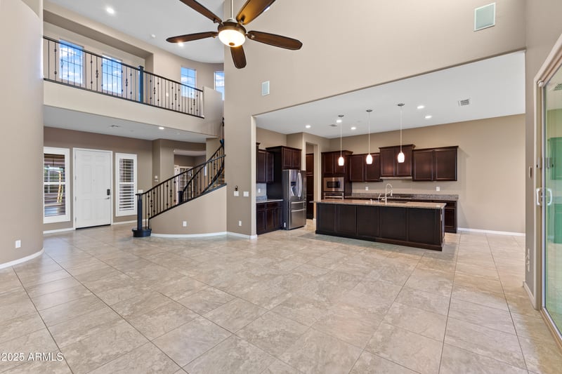 1535 W Quail Track Dr, Phoenix, AZ 85085