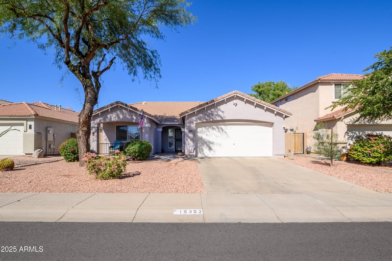 15352 Laurel Ln, Surprise, AZ 85379