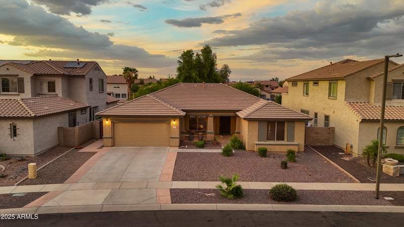 15352 Ventura St, Surprise, AZ 85379