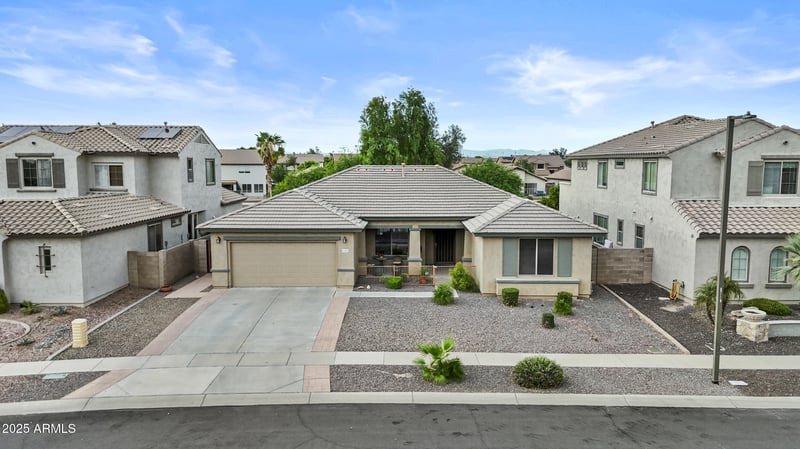 15352 Ventura St, Surprise, AZ 85379