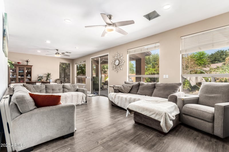 1536 Del Rio St, Gilbert, AZ 85295