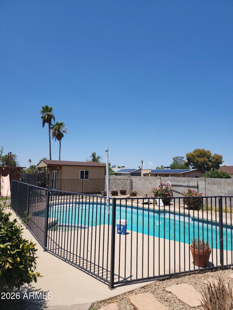 1536 W Sack Dr, Phoenix, AZ 85027