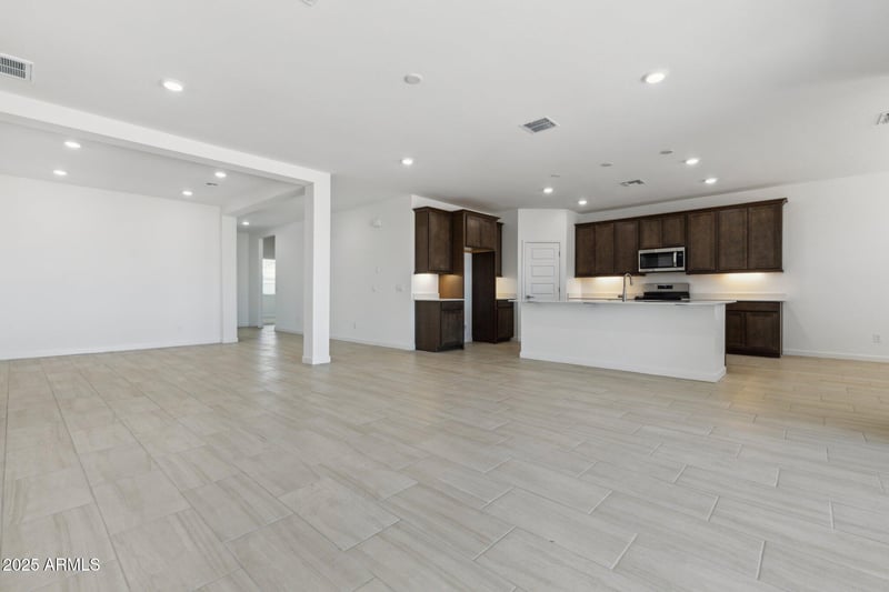 15365 Cottontail Ln, Surprise, AZ 85387