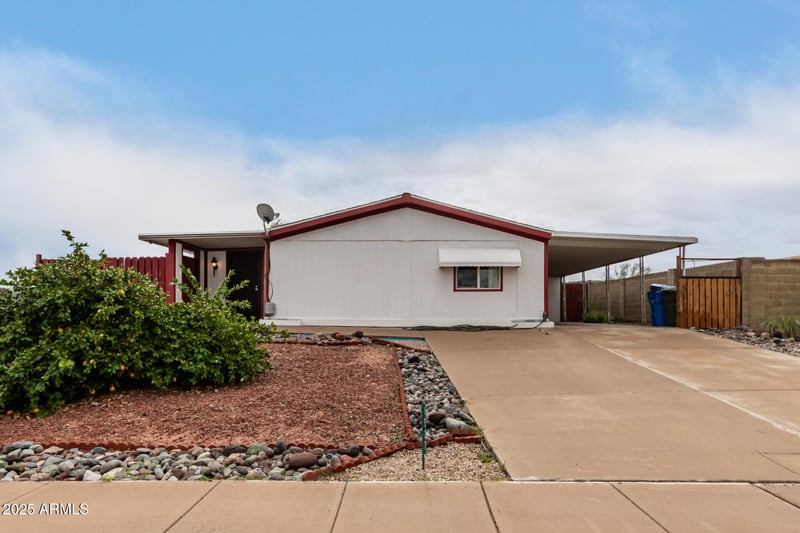 1537 Beck Ln, Phoenix, AZ 85023