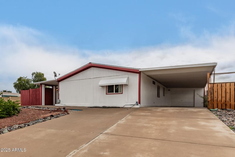 1537 Beck Ln, Phoenix, AZ 85023