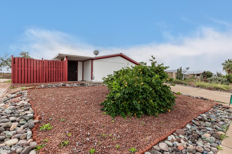 1537 Beck Ln, Phoenix, AZ 85023