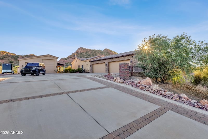 1537 Butte Creek Blvd, San Tan Valley, AZ 85144