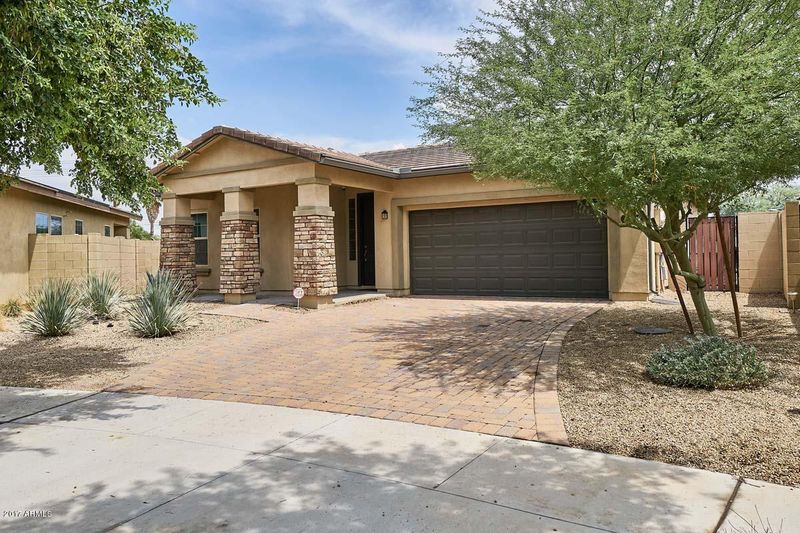 1539 E Apollo Rd, Phoenix, AZ 85042