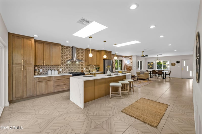 1540 Cheery Lynn Rd, Phoenix, AZ 85014