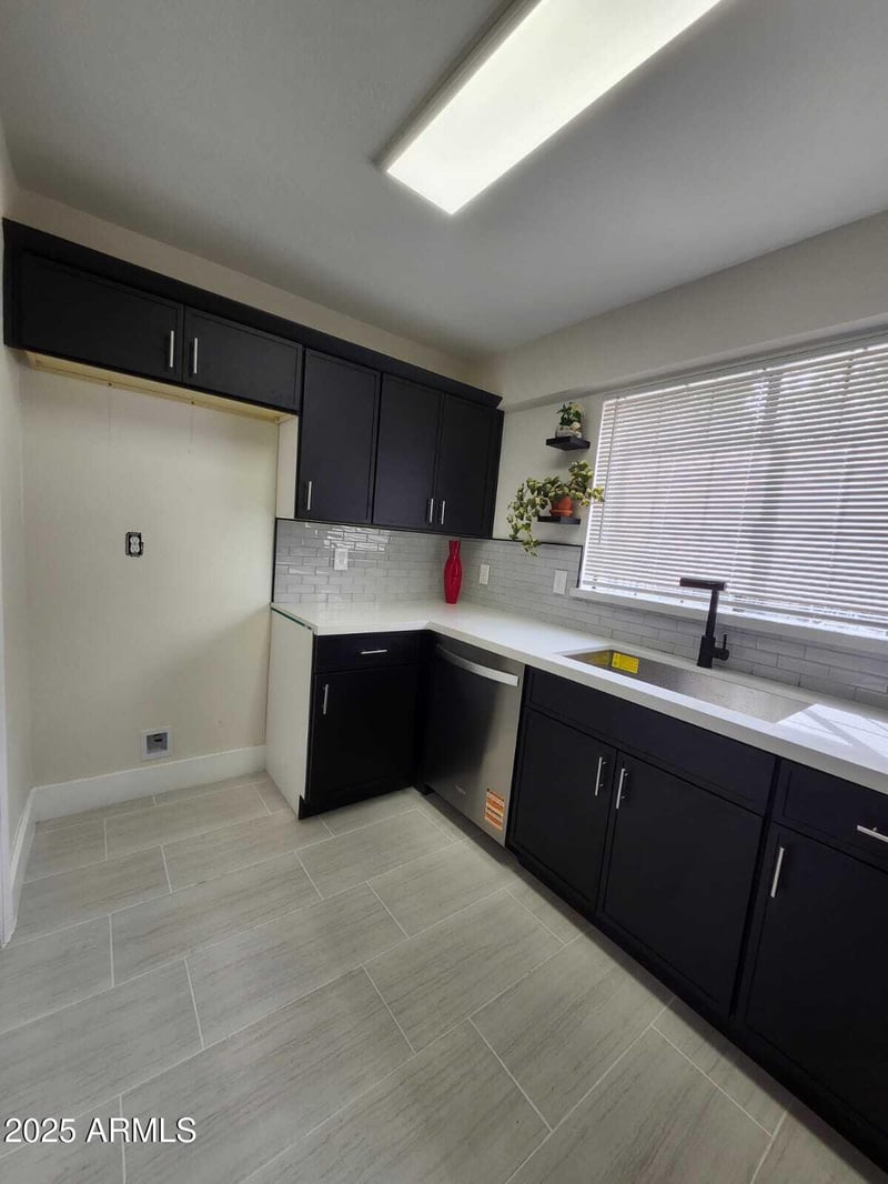 15402 28th St #105, Phoenix, AZ 85032
