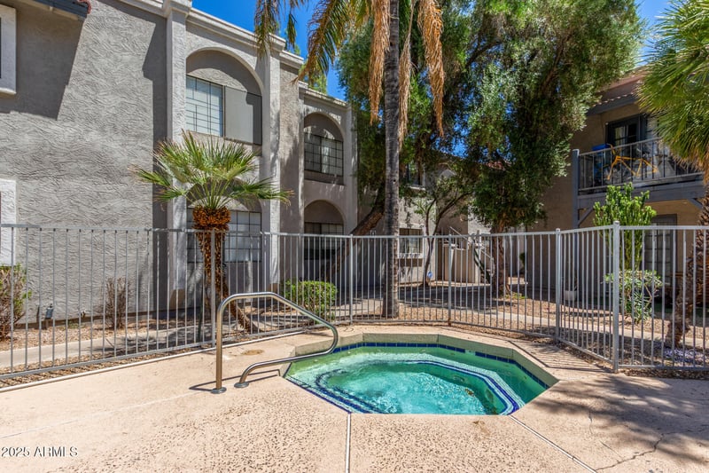 15402 28th St #112, Phoenix, AZ 85032