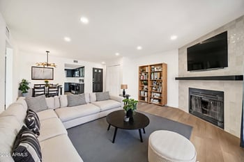 15402 28th St #117, Phoenix, AZ 85032