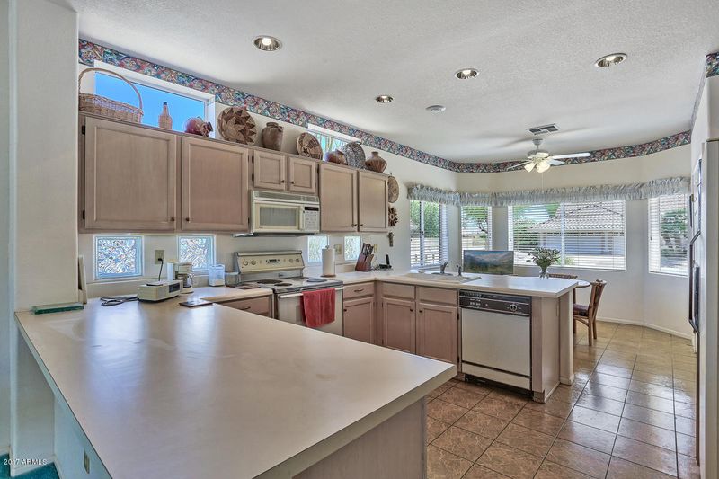 15404 W Huron Dr, Sun City West, AZ 85375