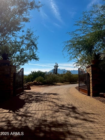 15406 Cavedale Dr, Scottsdale, AZ 85262