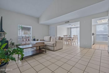 15407 2nd St, Phoenix, AZ 85022