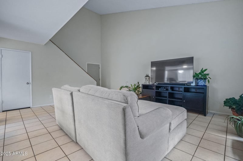 15407 2nd St, Phoenix, AZ 85022