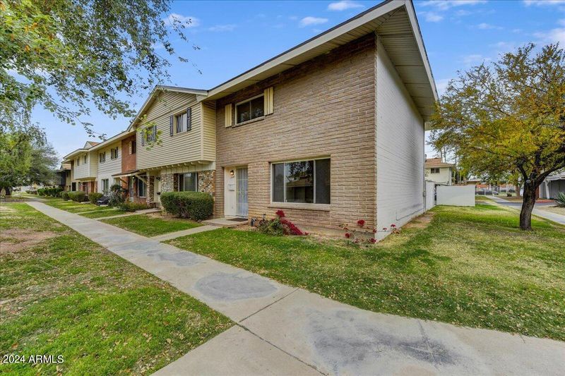 1541 W Hazelwood St, Phoenix, AZ 85015
