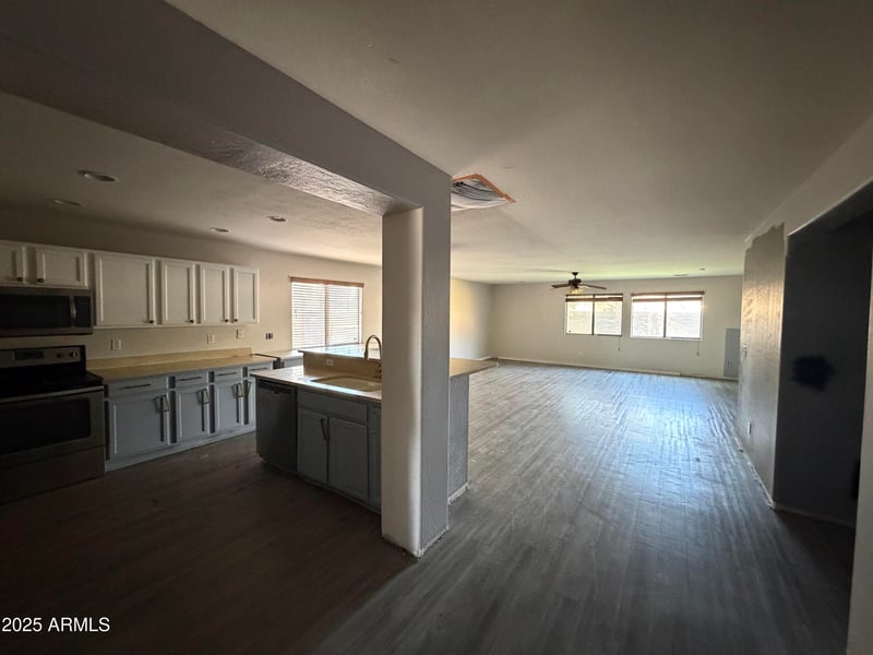 15410 170th Ln, Surprise, AZ 85388