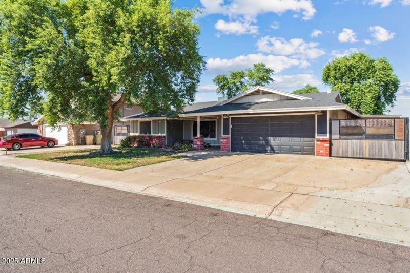 15416 60th Ave, Glendale, AZ 85306