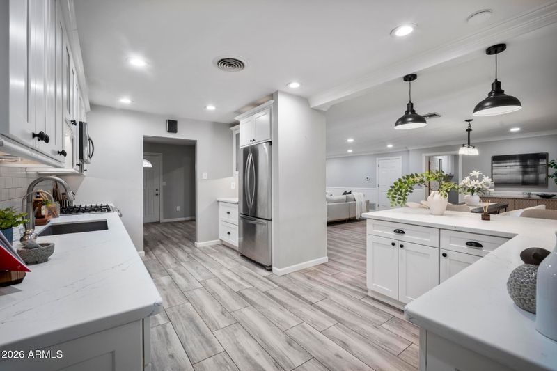 1542 W Loma Ln, Phoenix, AZ 85021