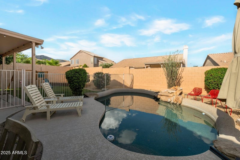 15421 16th Dr, Phoenix, AZ 85045