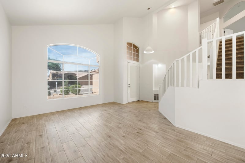 15421 16th Dr, Phoenix, AZ 85045