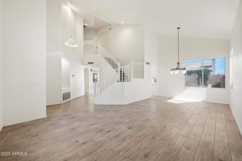 15421 16th Dr, Phoenix, AZ 85045