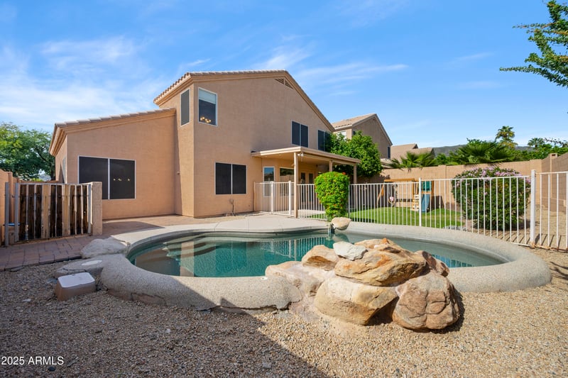 15421 16th Dr, Phoenix, AZ 85045