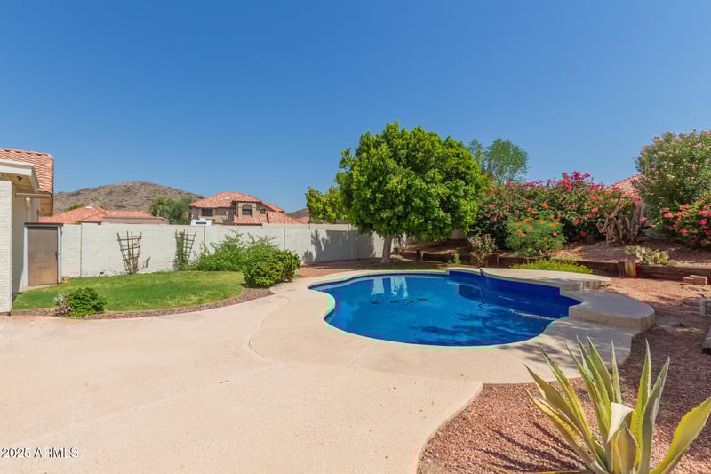 15421 38th Pl, Phoenix, AZ 85044