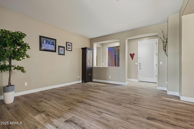 15422 Ventura St, Surprise, AZ 85379