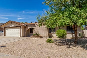 15424 55th Dr, Glendale, AZ 85306