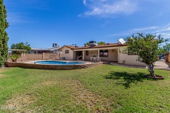 15424 55th Dr, Glendale, AZ 85306